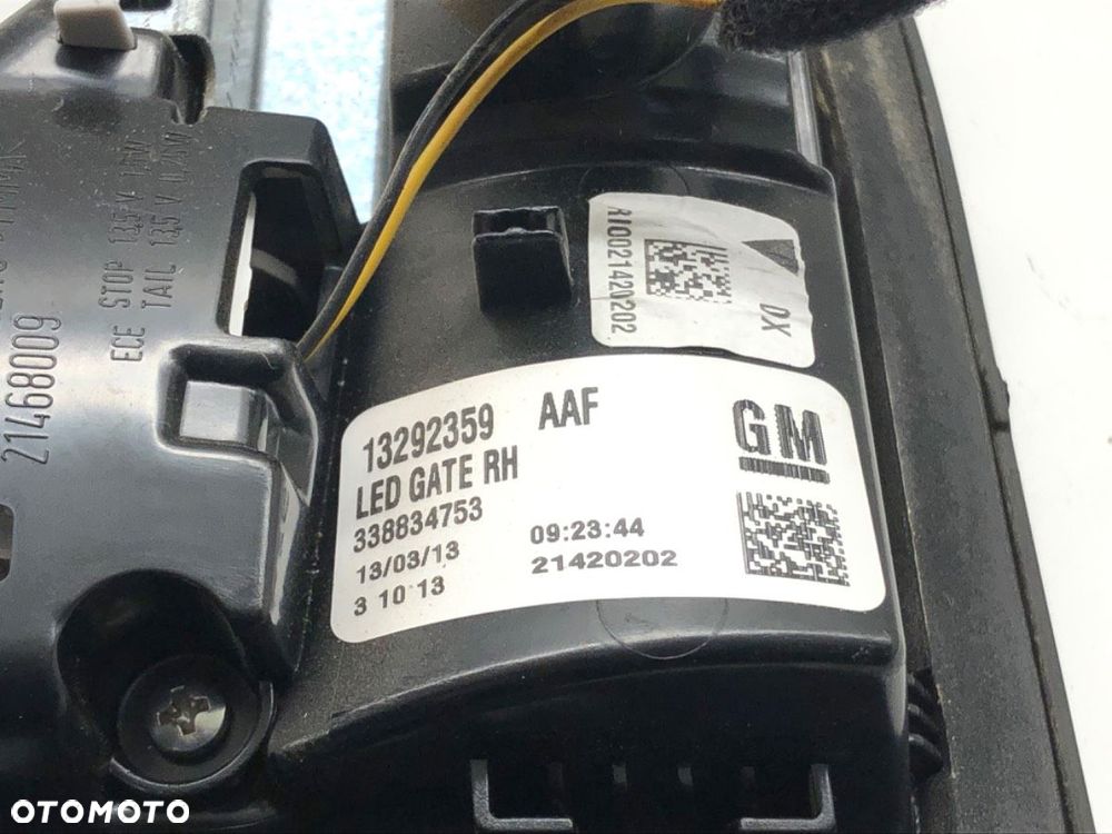 LAMPA TYŁ PRAWA WEWNĘTRZNA - 227.00 PLN - OPEL ZAFIRA TOURER C (P12) 2011 - 2022 2.0 CDTi (75) 121 - 4