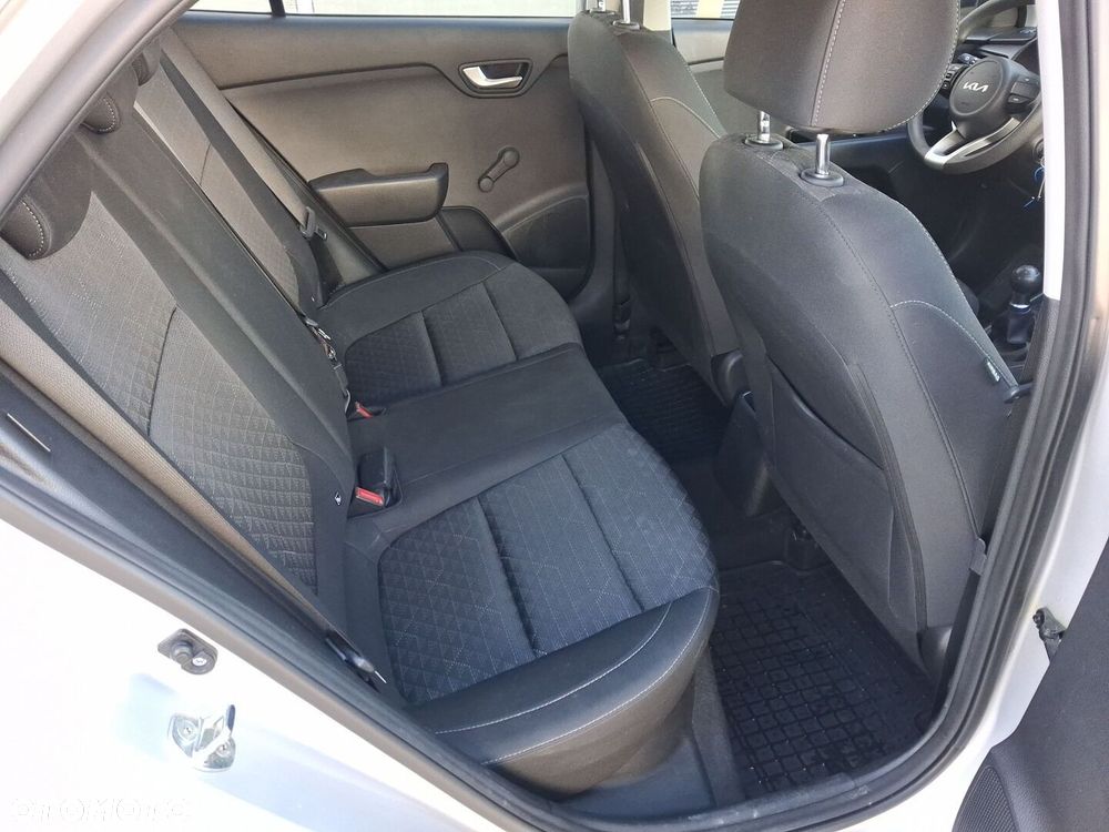 Kia Rio 1.2 M - 12