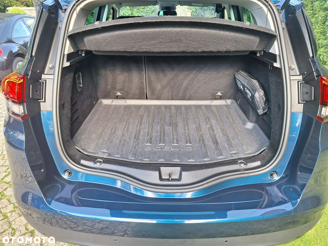 Renault Scenic ENERGY TCe 130 BOSE EDITION - 25