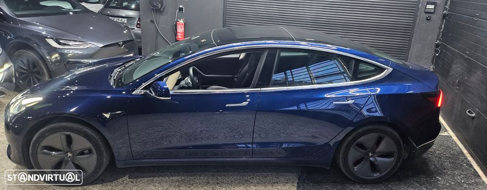 Tesla Model 3 - 16
