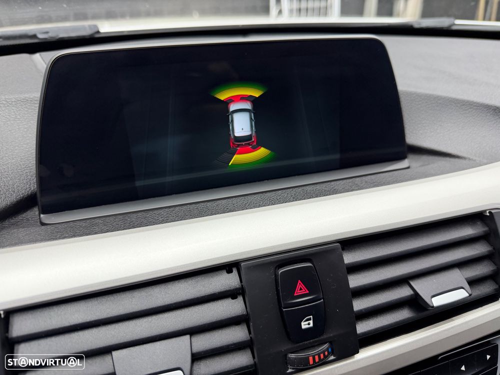 BMW 320 d Aut. Sport Line - 23