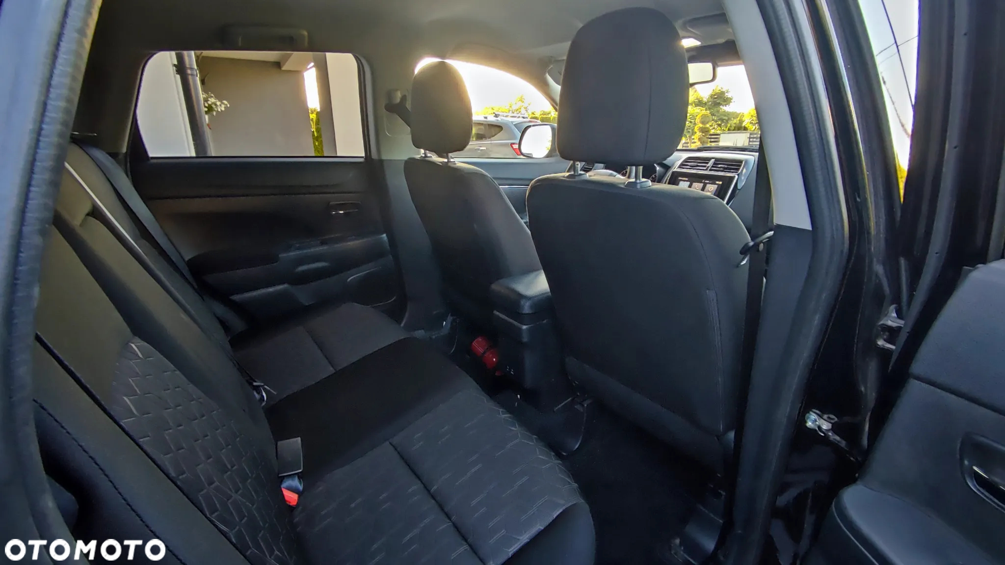 Mitsubishi ASX - 10
