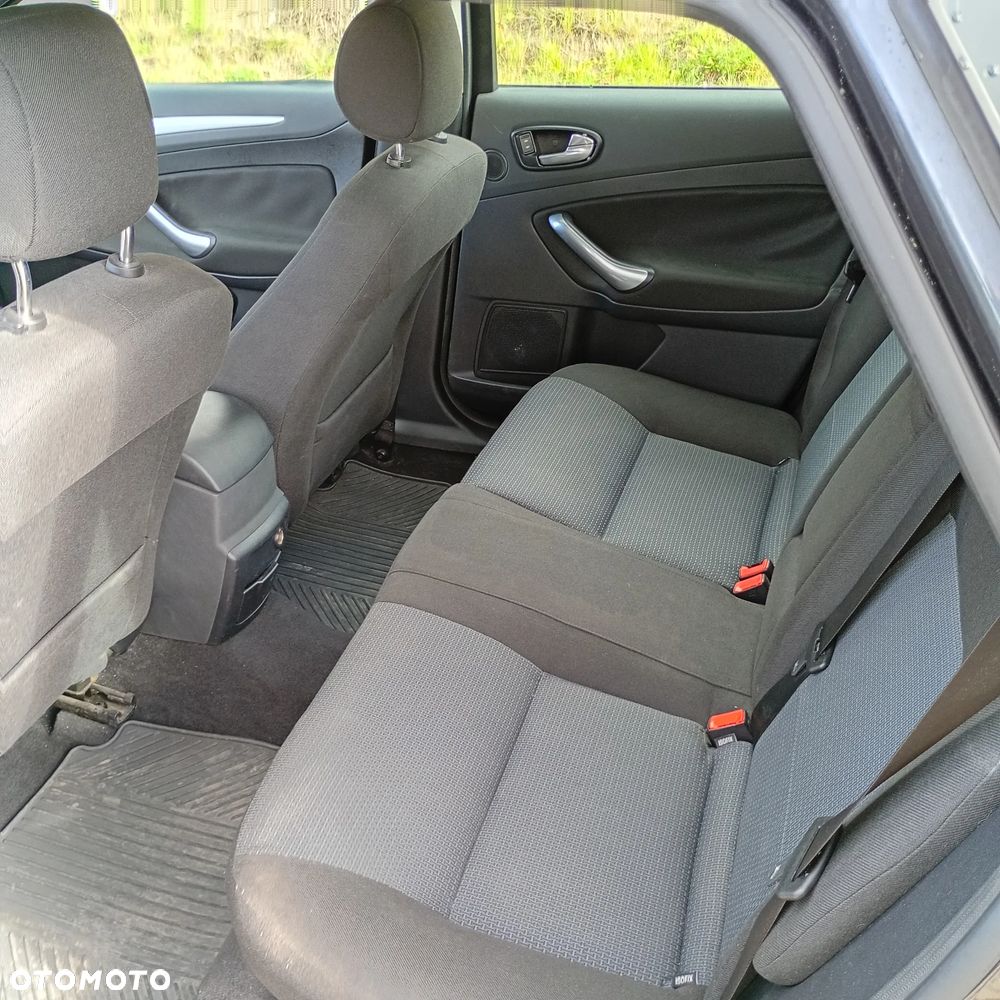 Ford Mondeo - 9