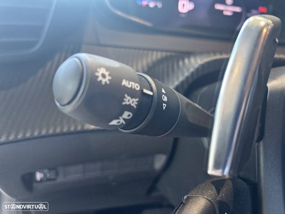 Peugeot 208 1.2 Hybrid Allure e-DCS6 - 13