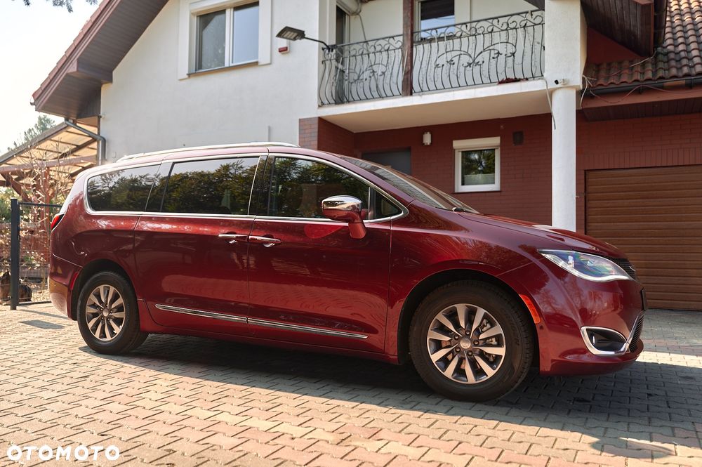 Chrysler Pacifica - 14