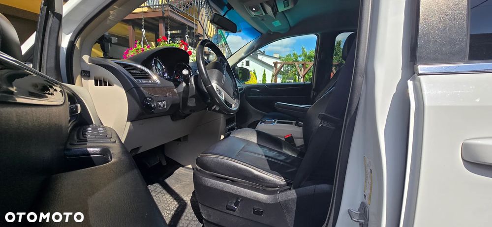 Chrysler Town & Country 3.6 Touring - 5