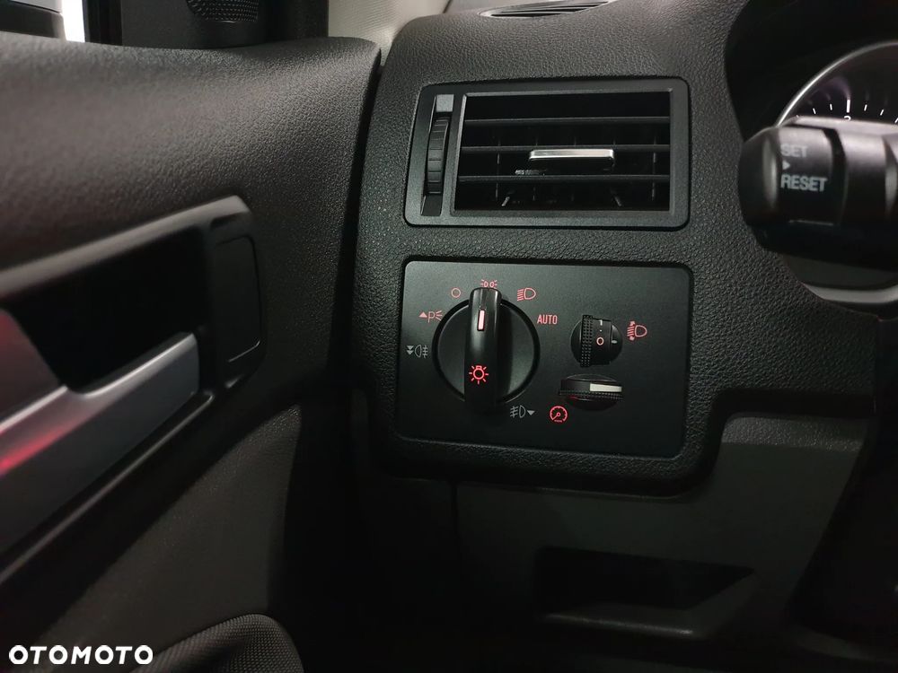 Ford Kuga 2.0 TDCi 4x4 Individual - 25