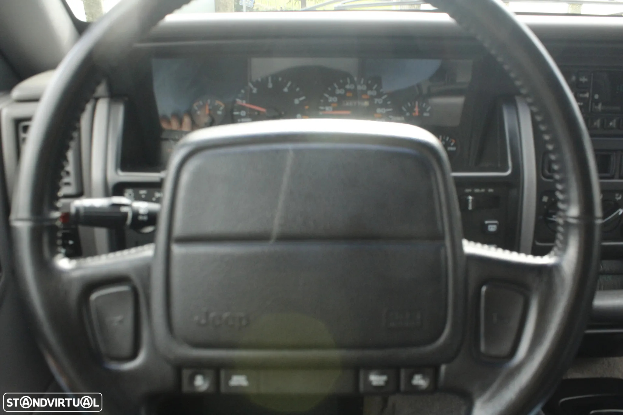 Jeep Grand Cherokee 4.0 Official - 13