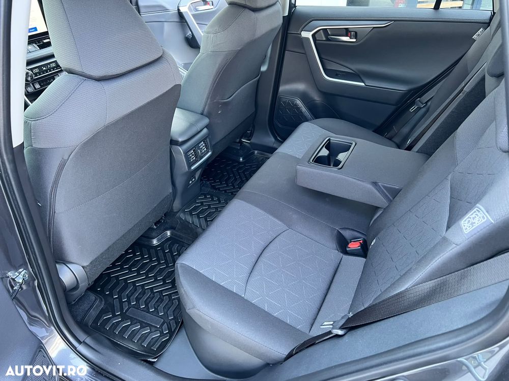 Toyota RAV4 - 16