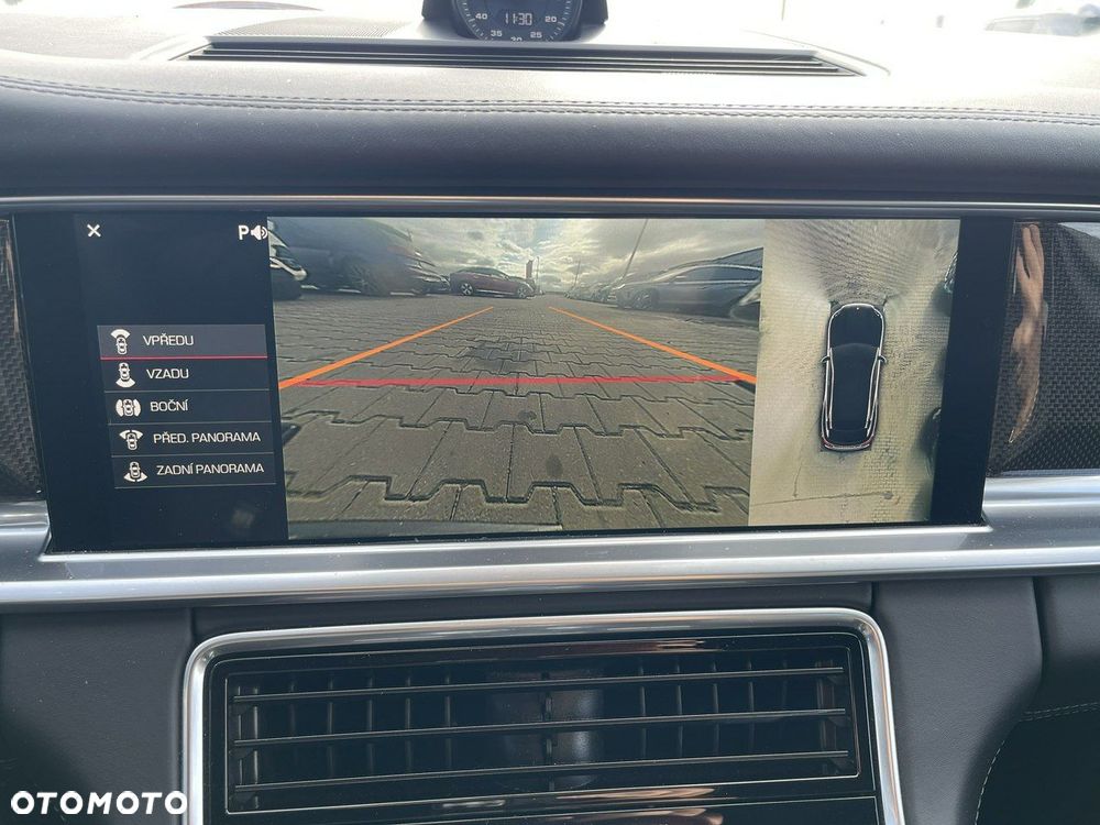 Porsche Panamera 4S Sport Turismo - 11