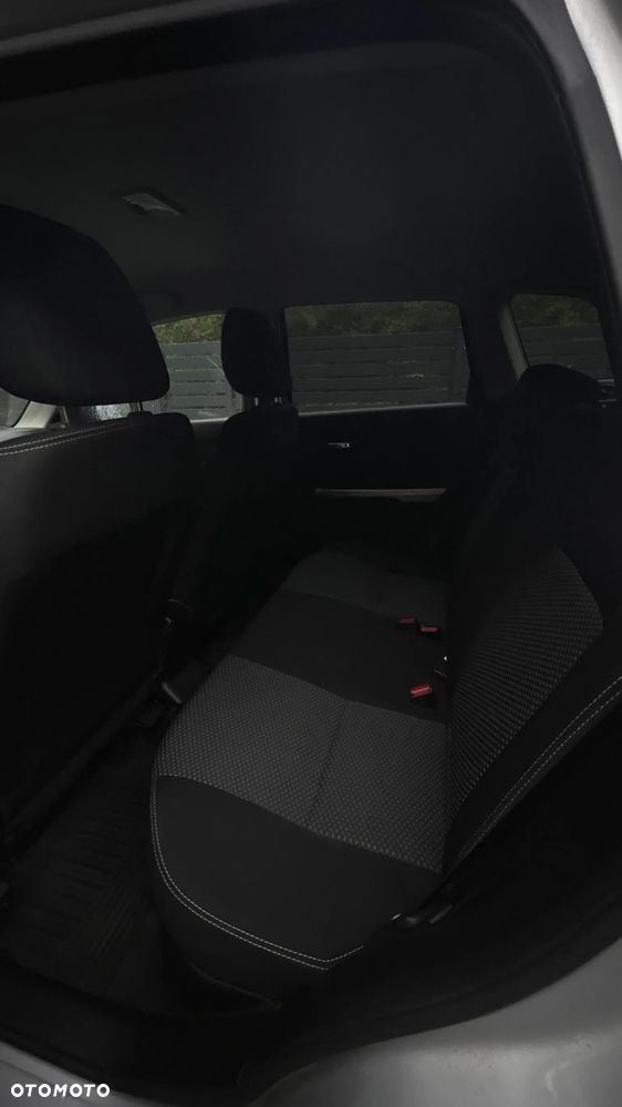 Suzuki Vitara 1.6 Comfort 2WD - 12