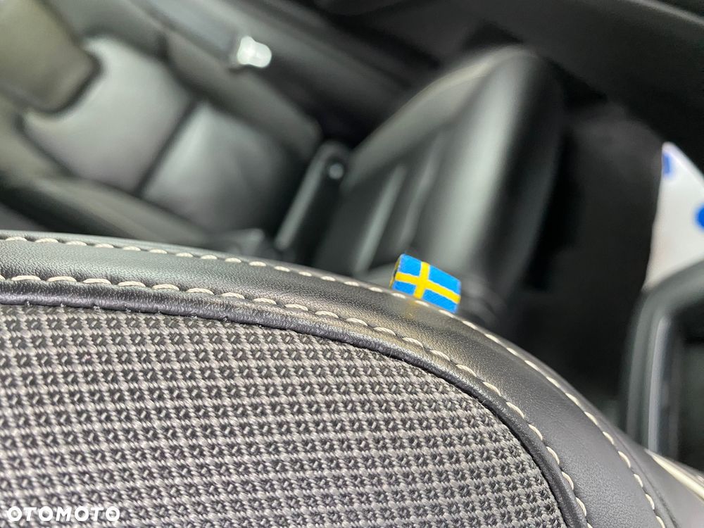 Volvo XC 60 D4 Geartronic RDesign - 12