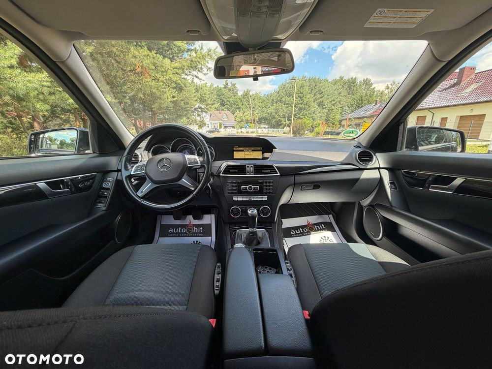 Mercedes-Benz Klasa C 200 CGI BlueEff Elegance - 23