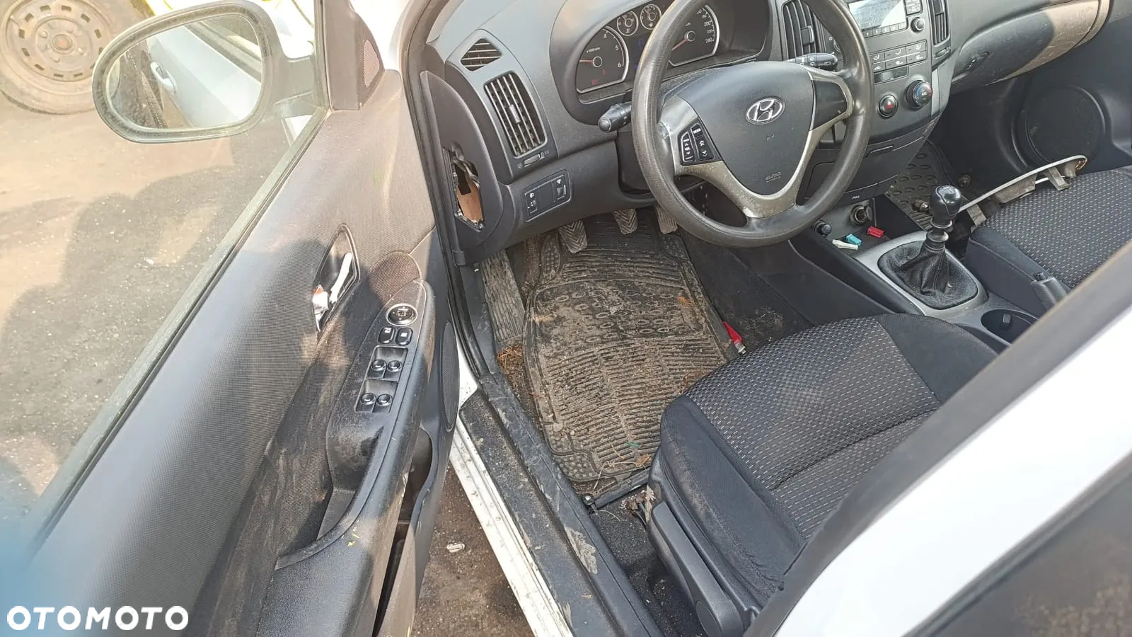 33836 hyundai i30 1.6 crdi 90 km D4FB na części kod lakieru 7F - 23