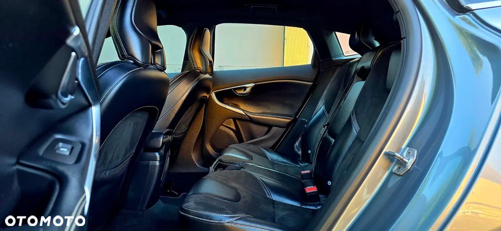 Volvo V40 - 18