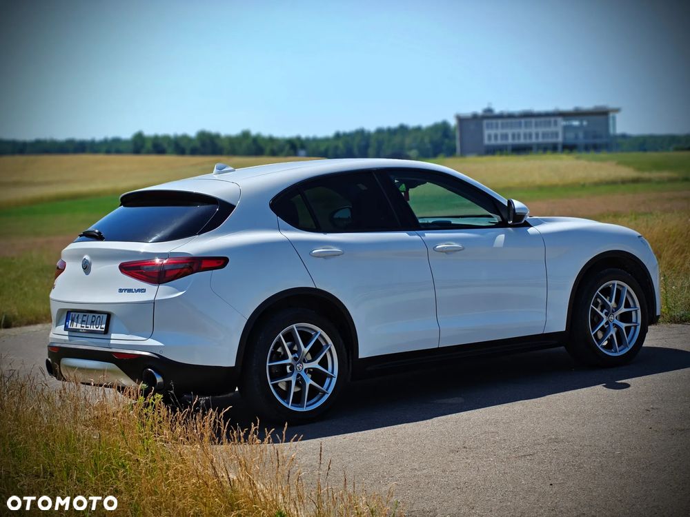 Alfa Romeo Stelvio 2.0 Turbo Executive Q4 - 4