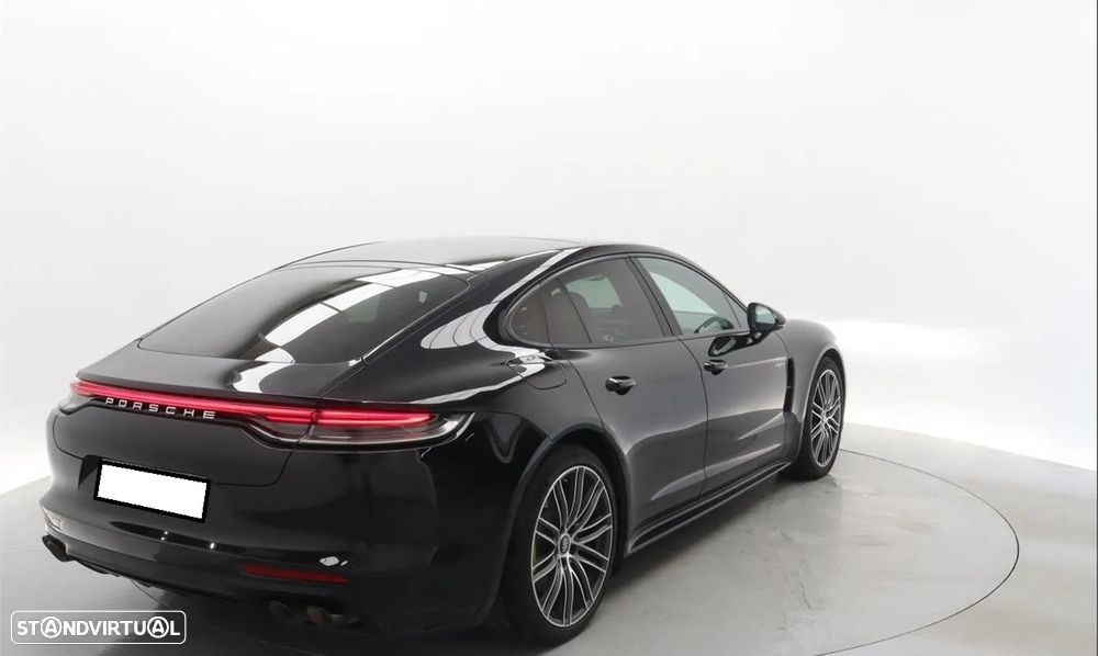 Porsche Panamera 4 E-Hybrid - 4
