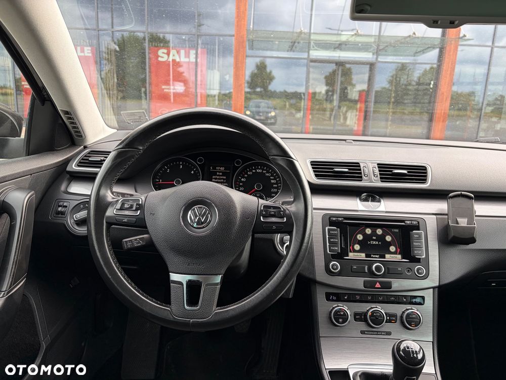 Volkswagen Passat - 15