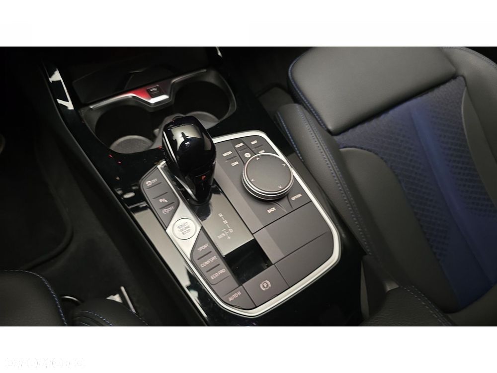 BMW Seria 1 118i - 22