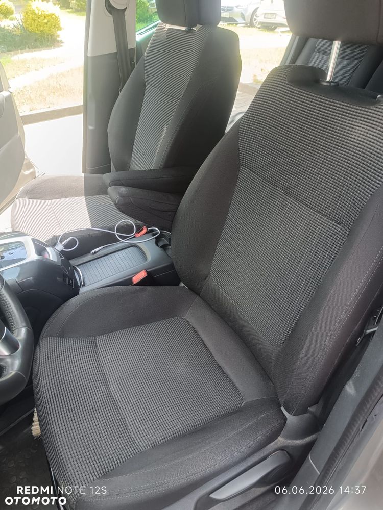 Peugeot 5008 - 10