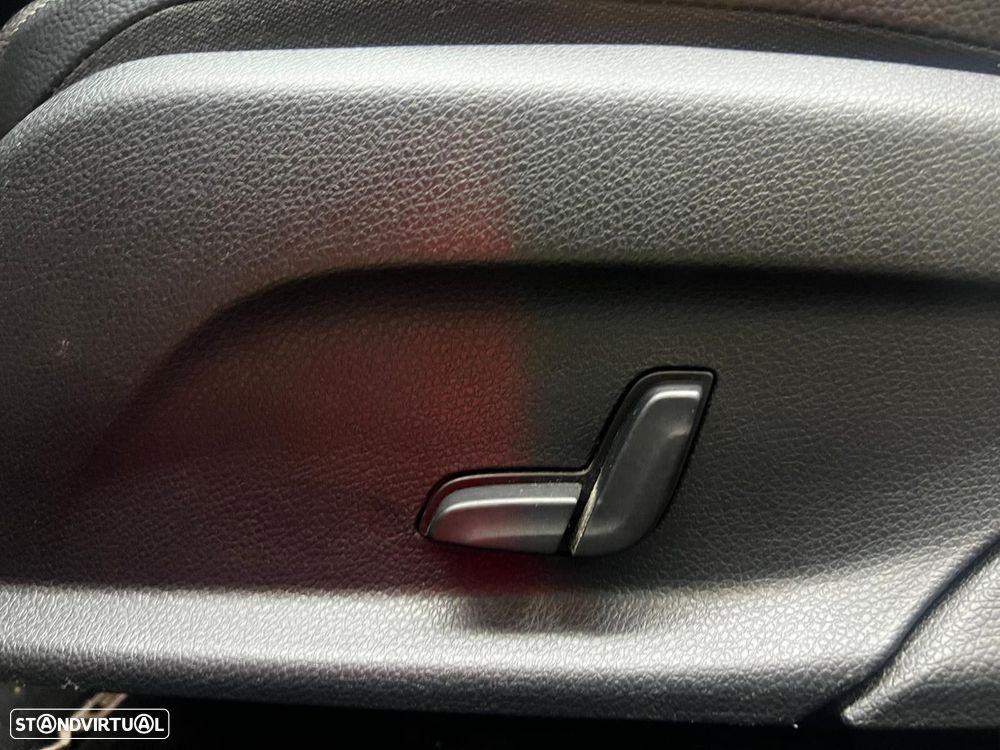 Mercedes-Benz C 300 BlueTEC Hybrid AMG Line - 46