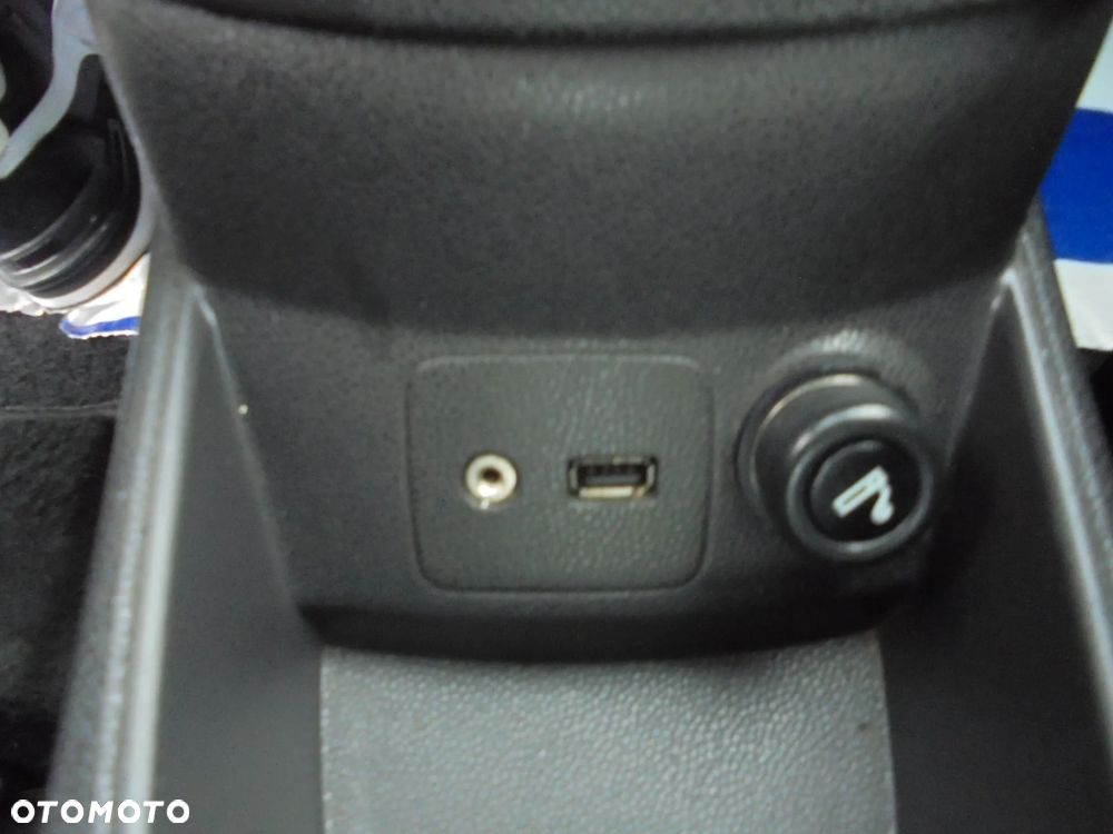 Ford Fiesta 1.25 Ambiente - 25