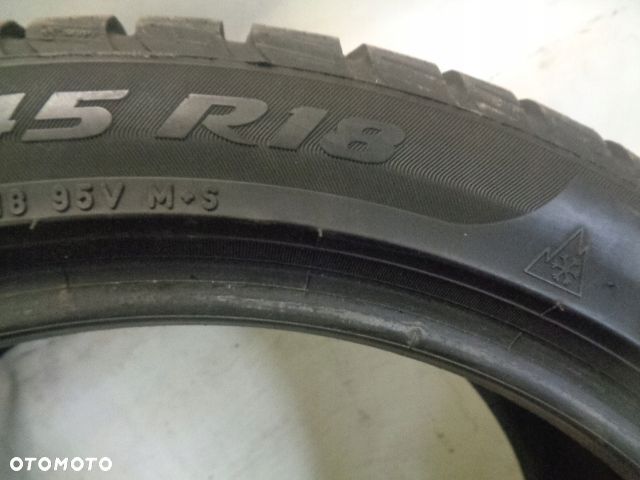 PIRELLI WINTER SOTTOZERO 3 225/45R18 95V XL - 12