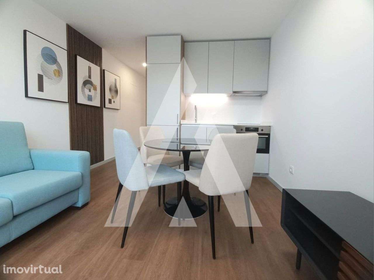 Apartamento T0 encontra se mobilado e equipado no centro de Aveiro - Grande imagem: 2/27
