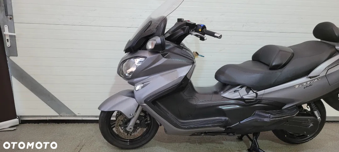 Suzuki Burgman - 12