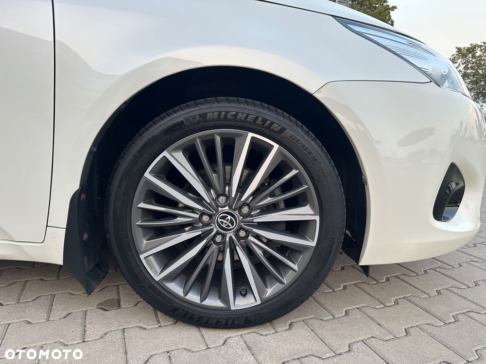 Toyota Avensis Touring Sports 1.8 Comfort - 16