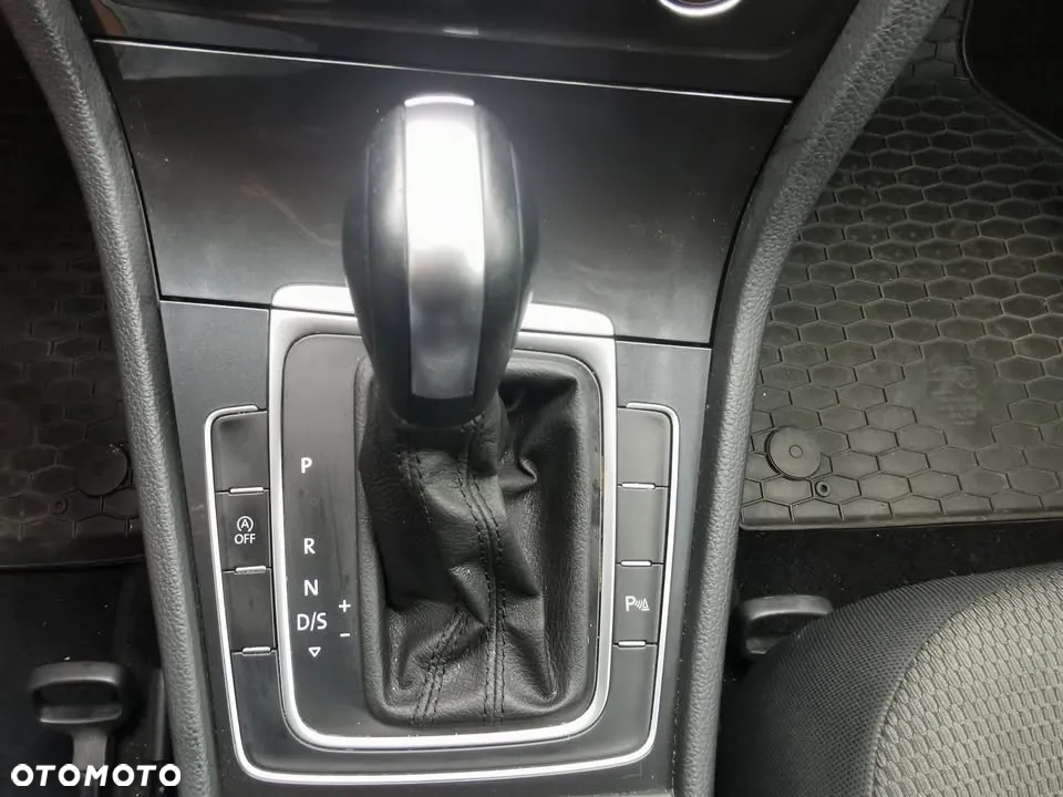 Volkswagen Golf VII 1.5 TSI BMT Evo Comfortline DSG - 11