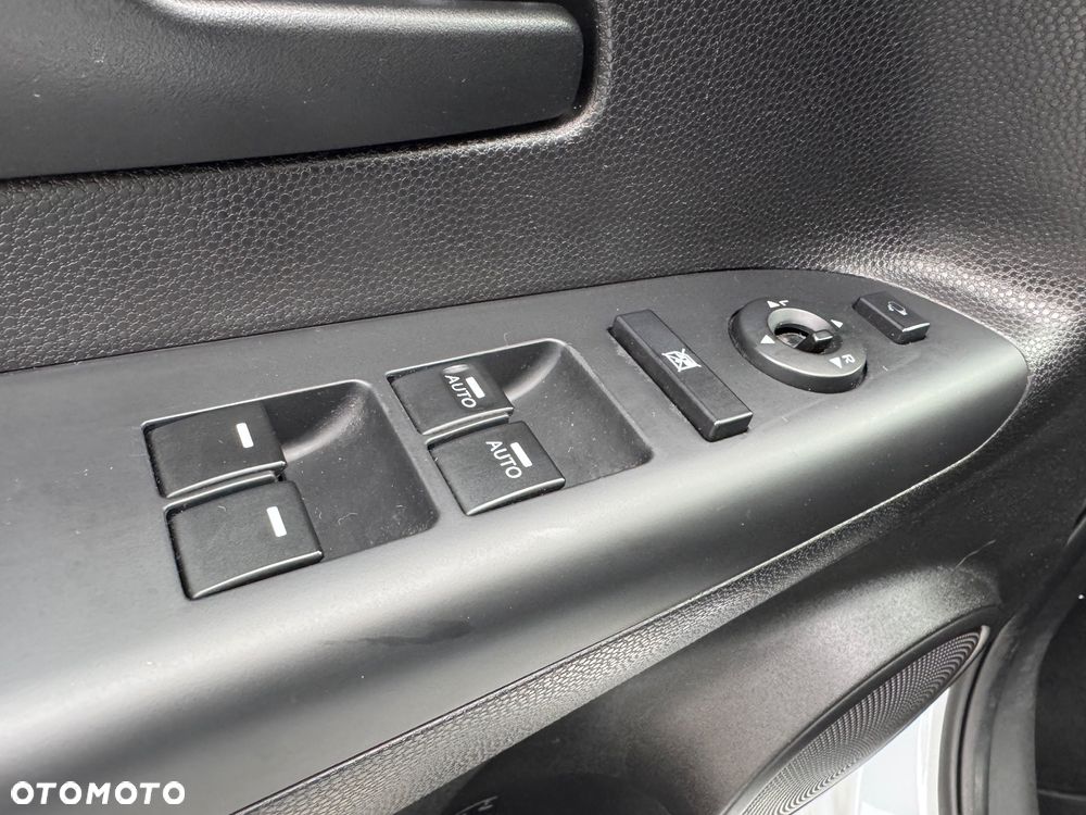 Kia Venga 1.4 CVVT UEFA EURO 2016 - 21