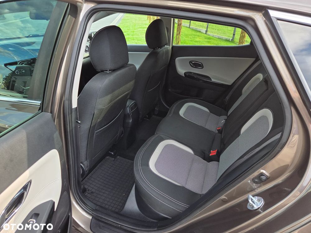 Kia Ceed 1.6 GDI ISG Platinum Edition - 22