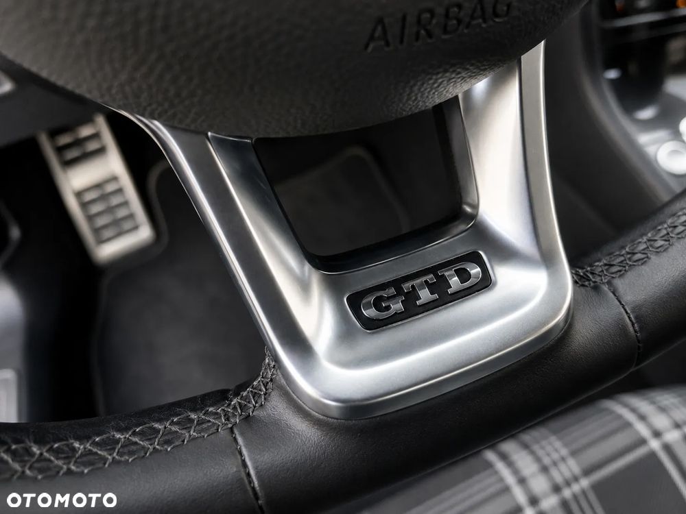 Volkswagen Golf 2.0 TDI BMT GTD DSG - 7