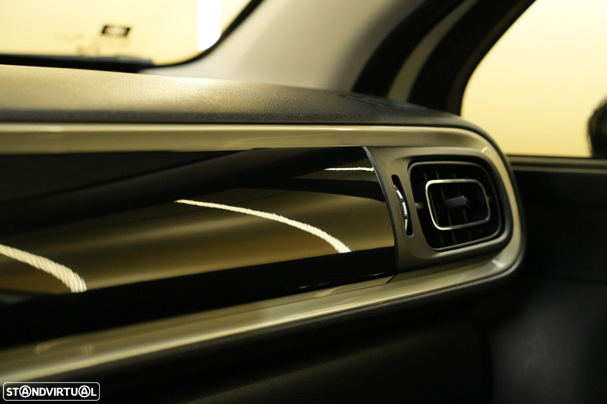 Citroën C3 1.5 BlueHDi Shine - 26