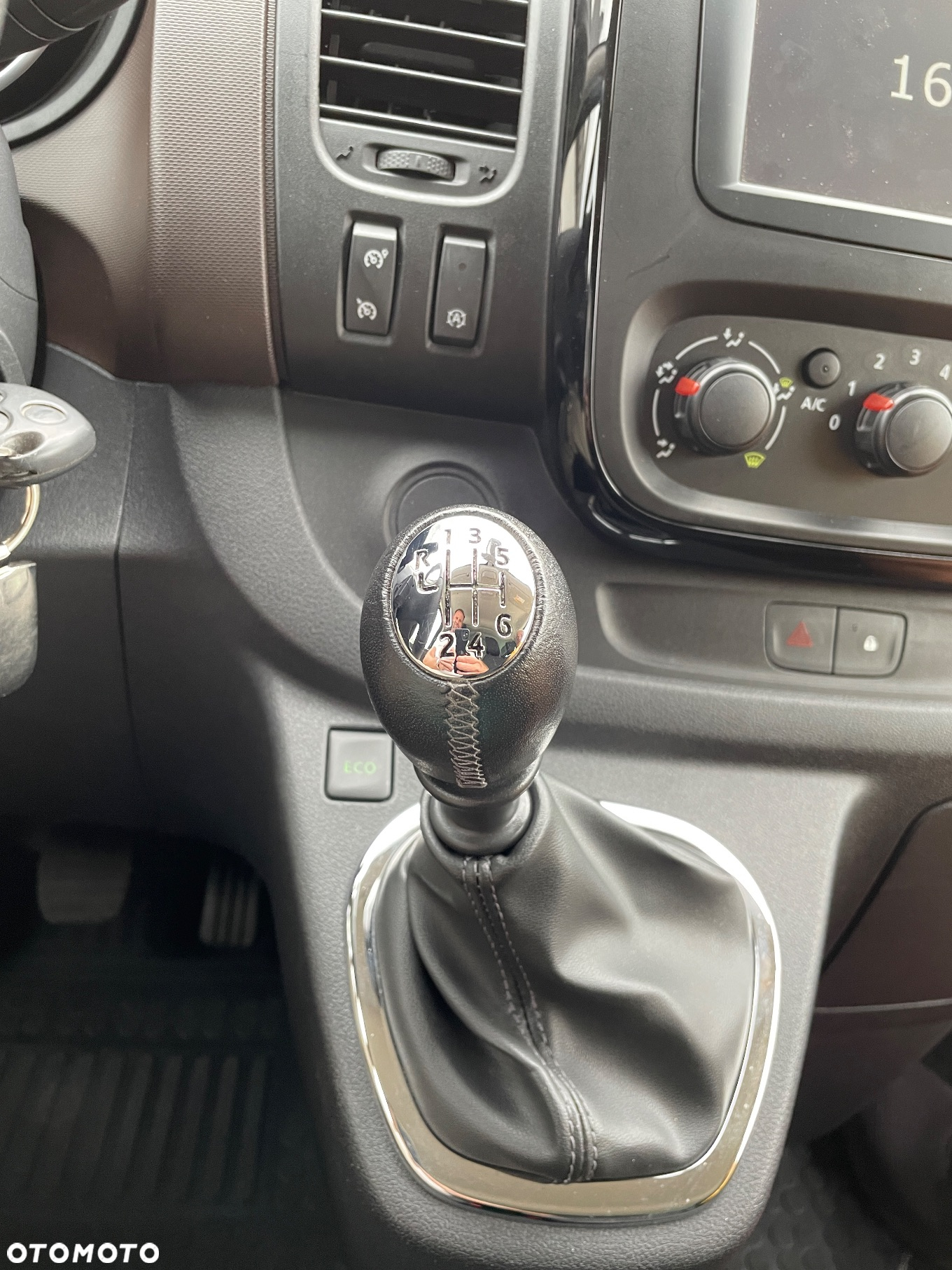 Renault Trafic - 32