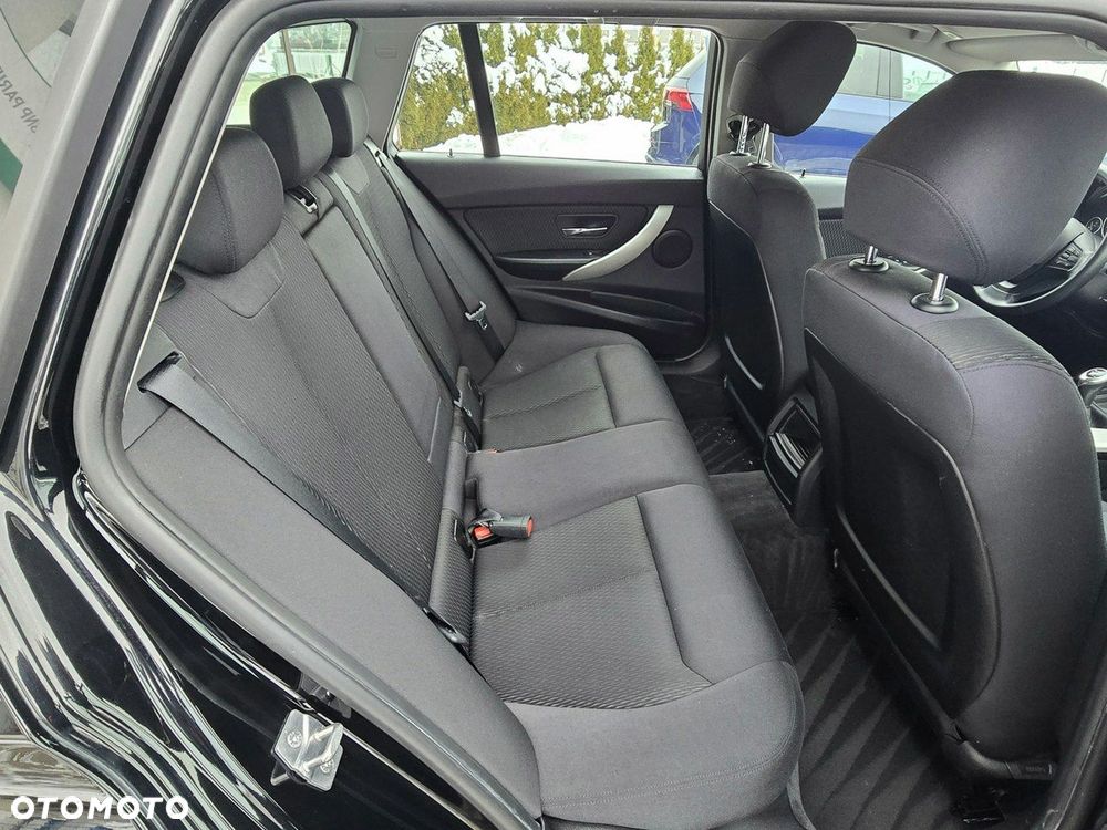 BMW Seria 3 318d - 26