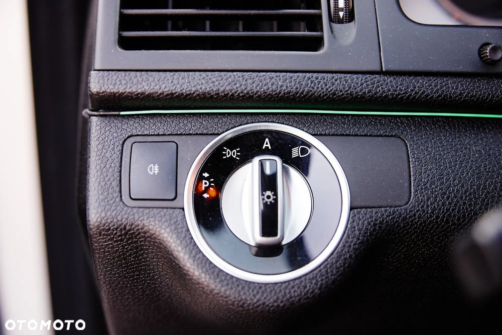 Mercedes-Benz Klasa C 220 CDI 7G-TRONIC Avantgarde Edition - 21