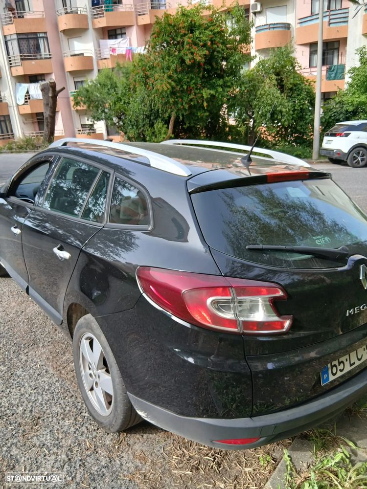 Renault Mégane 1.5 dCi Dynamique - 4