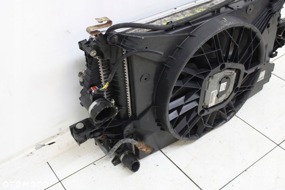 KOMPLET CHŁODNIC WENTYLATOR VOLVO XC70 LIFT 2.4 D 3137229010 - 3