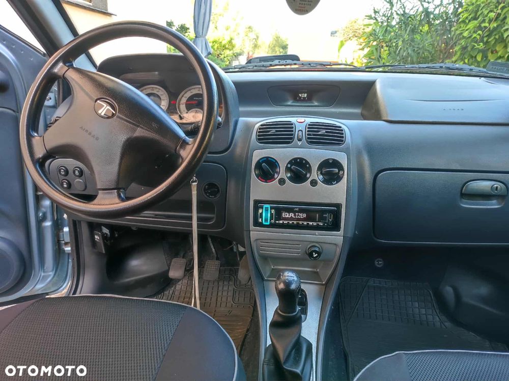 Tata Indigo SW 1.4 GLX - 9