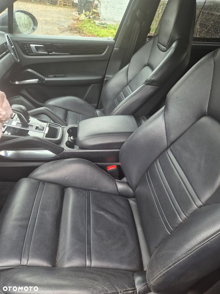 Porsche Cayenne - 11