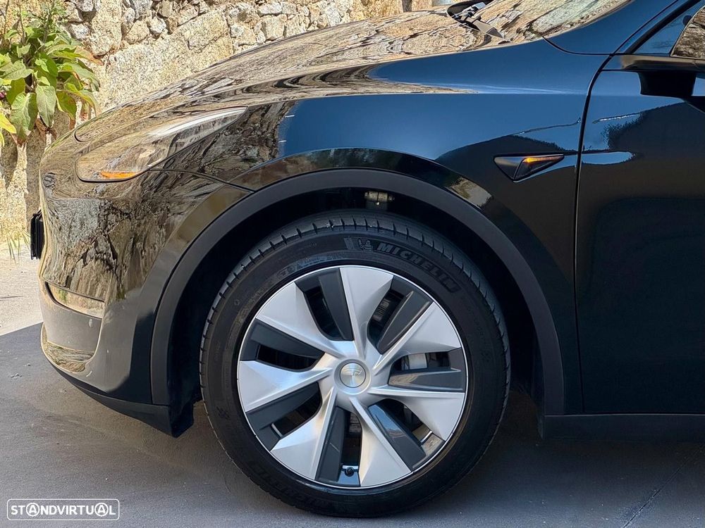 Tesla Model Y Standard - 10