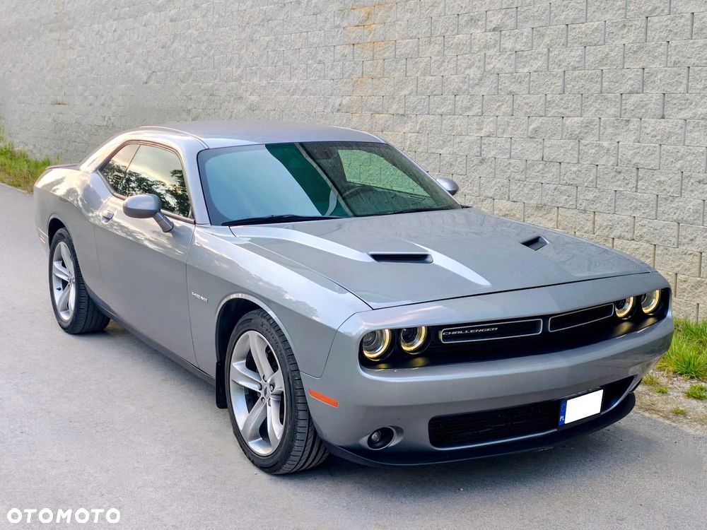 Dodge Challenger - 1