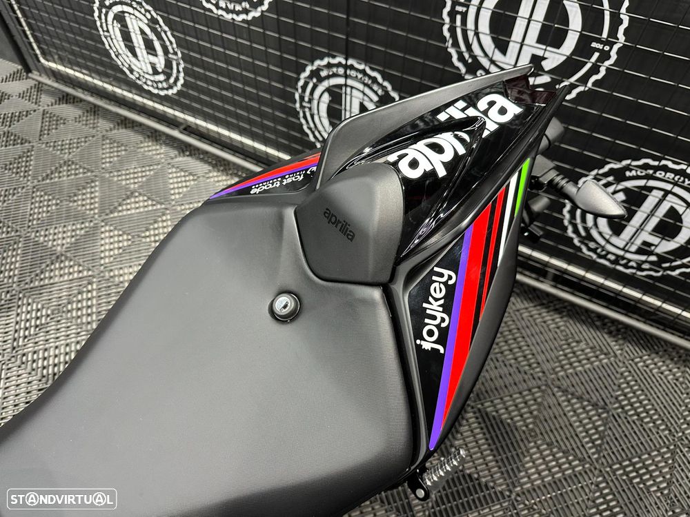 Aprilia RS 125 REPLICA - 6