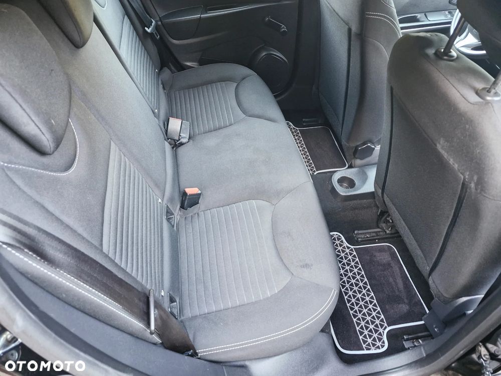 Renault Clio 1.2 16V 75 LIMITED - 9