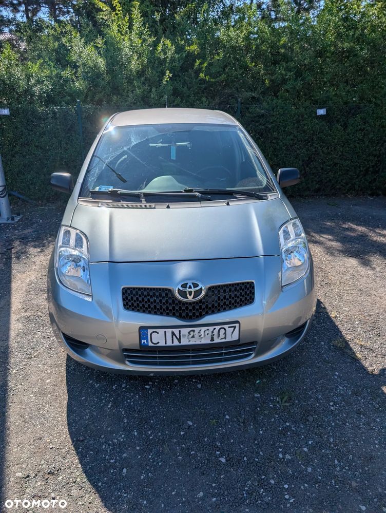Toyota Yaris 1.3 Luna A/C - 1