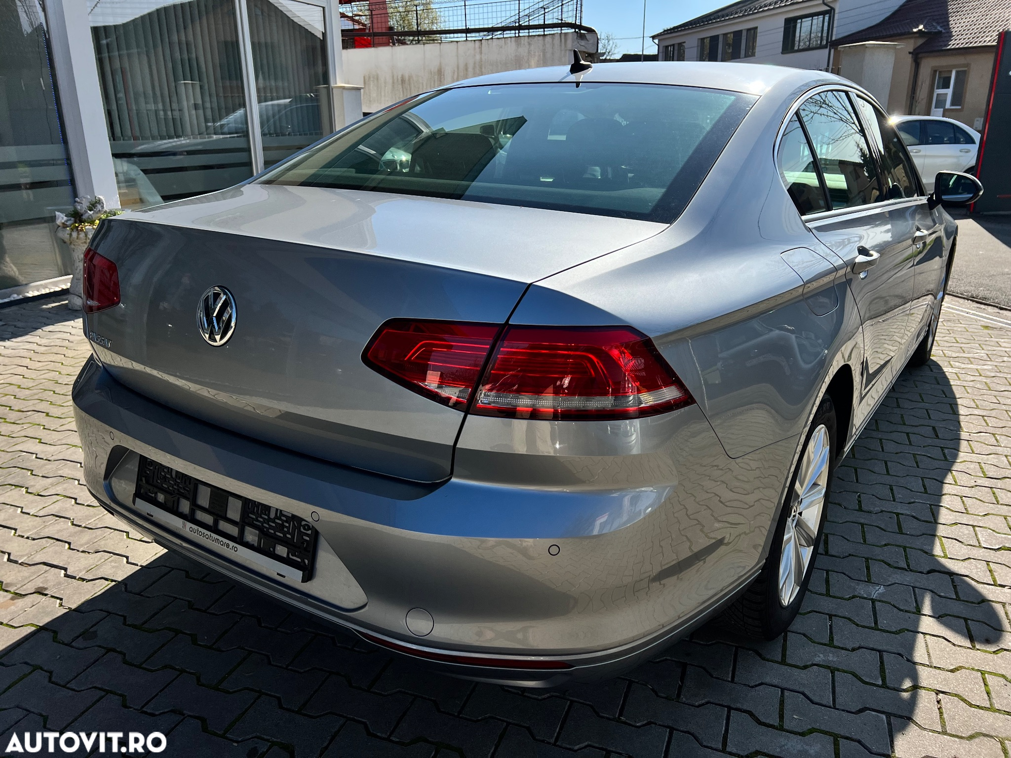 Volkswagen Passat - 5