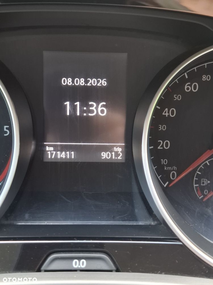 Volkswagen Touran - 8