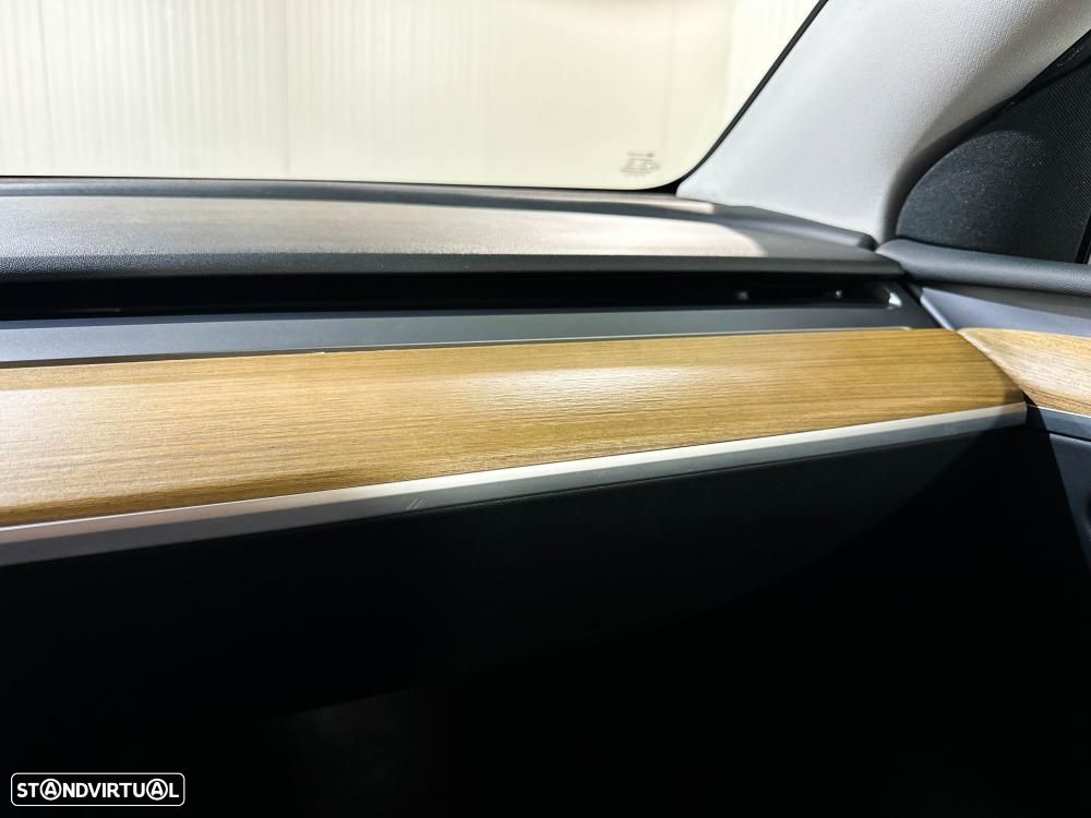 Tesla Model Y Long Range Dual Motor AWD - 30